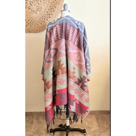 NOBIA Southwestern Aztec Boho Fringe Poncho Shawl Wrap One Size OS - Picture 5 of 6